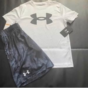 NWT Under Armour athletic set boys youth size small
